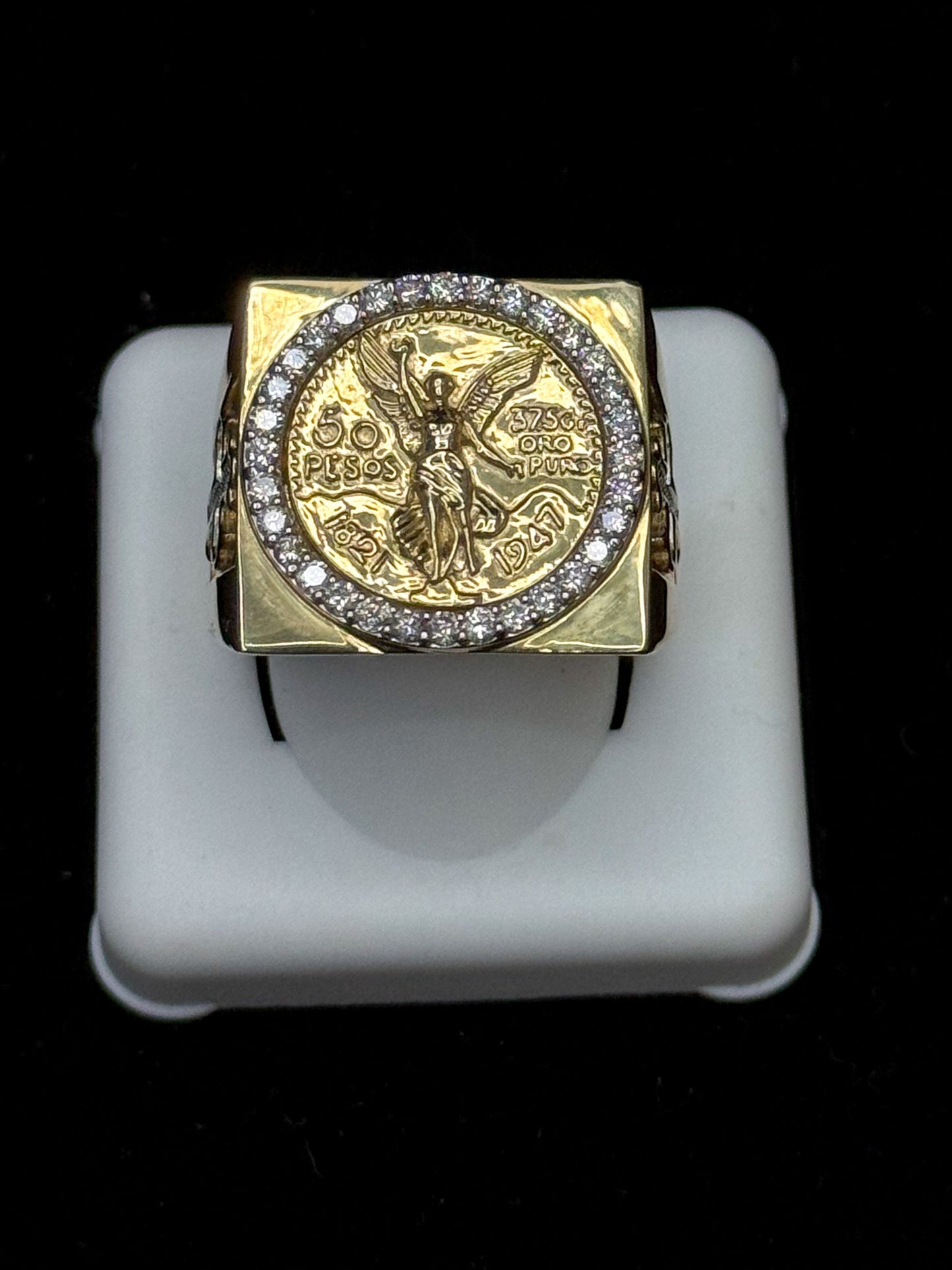 10K Gold "Centenario" Natural Diamond Ring