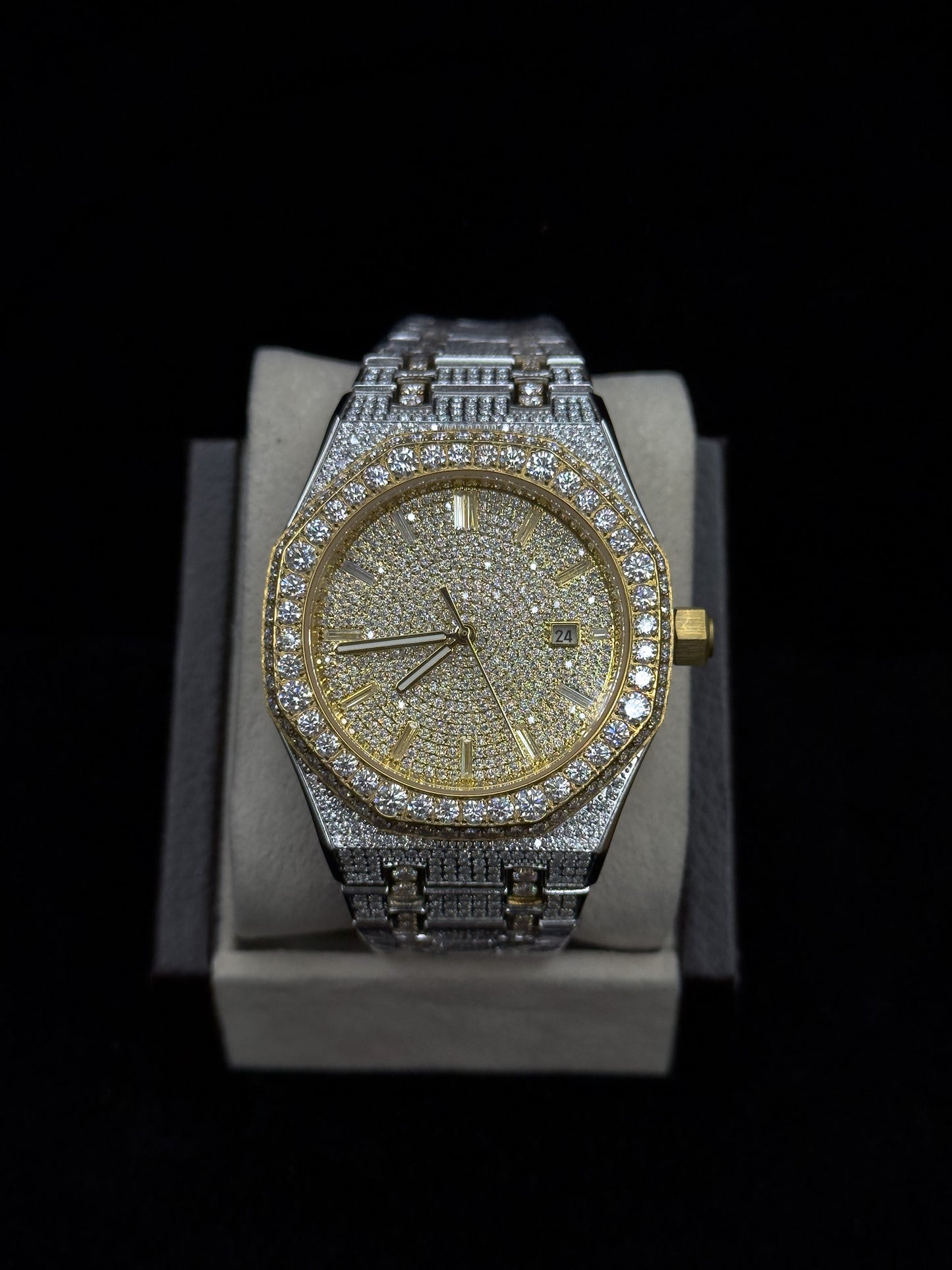 Moissanite Watch "The Aurelius Frost"